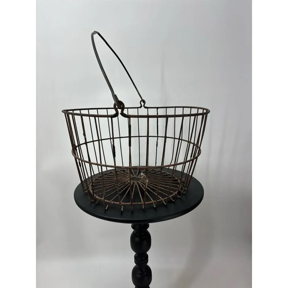 VINTAGE RUSTY CLAM OYSTER METAL LARGE BASKET W RING FISHING CAPE COD DECORATIVE